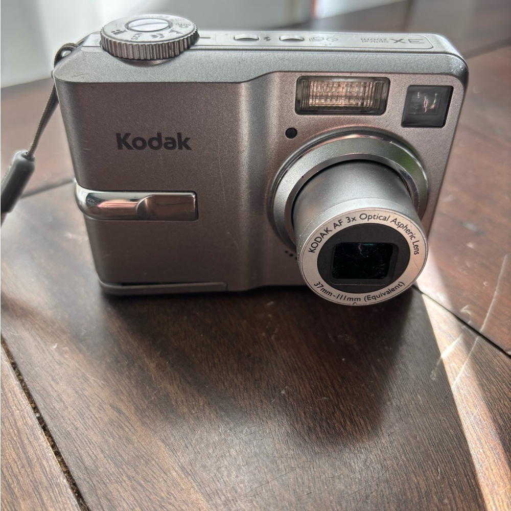 Kodak easy share c743 8.1 mp digital‎ camera. Tested and working